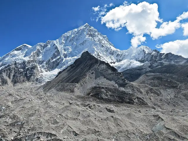 body_mount_everest.webp