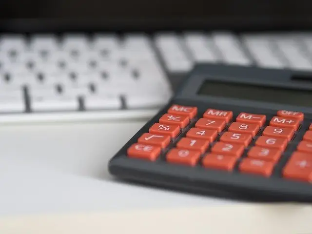 cuerpo_calculador_teclado_computadora