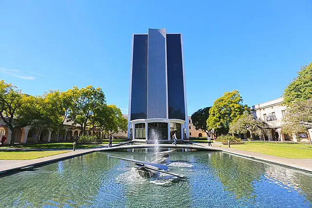 feature_caltech_vs_mit_logos