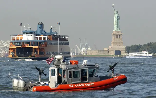 body_coast_guard_自由の女神像