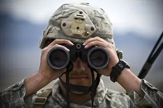 feature_air_force_senior_airman_binoculars