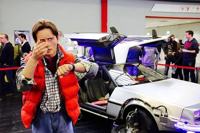 cuerpo_muy_viejo_SAT_marty_mcfly.webp