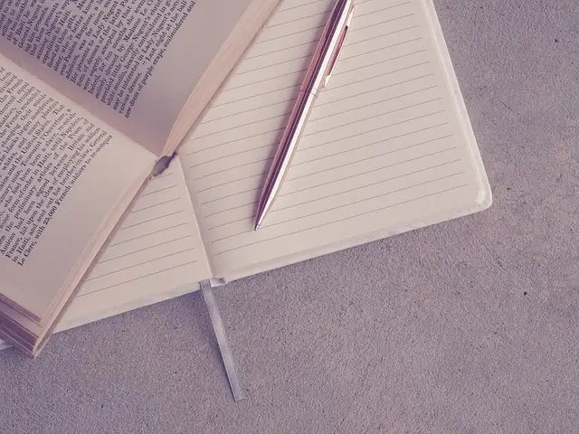 body_open_book_notebook_pen